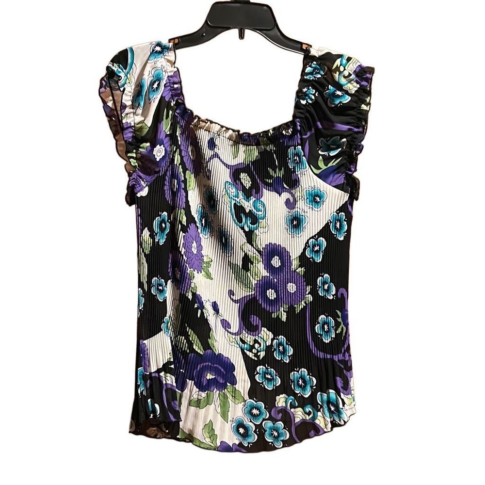 4/$20 Dress Barn Brand Flower Top